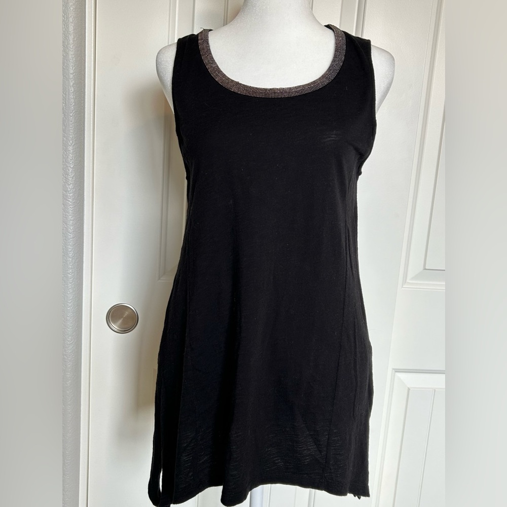Paraphrase embellished sleeveless tunic